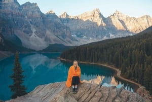 Banff/Canmore: Soluppgång vid Moraine Lake med Lake Louise som tillval