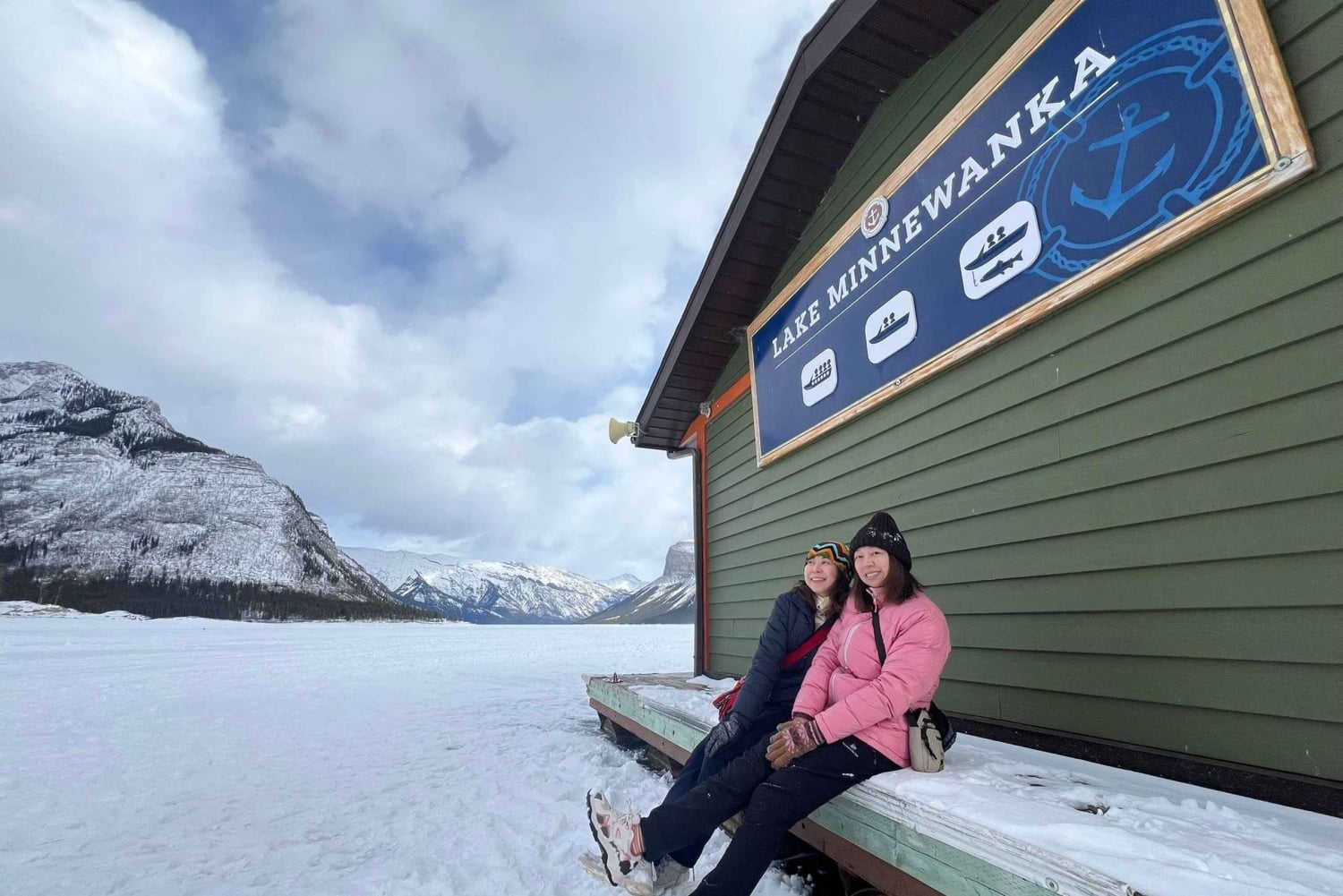 バンフ・ゴンドラ、ジョンストン・キャニオン、ミネワンカ湖、バンフ1日ツアーをご案内いたします