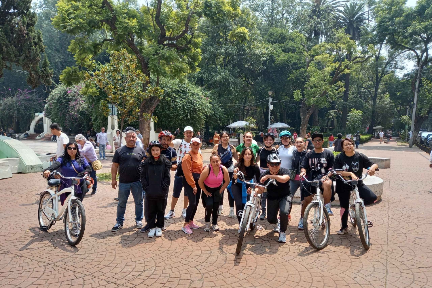 PRZEJAŻDŻKA ROWEROWA PRZEZ KULTOWE MIEJSCA CDMX / ŚNIADANIE I PIWO