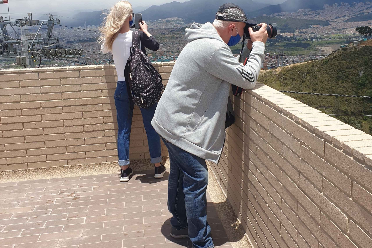 Bogotá: Ciudad Bolivar Private Tour with Cable Car Ticket