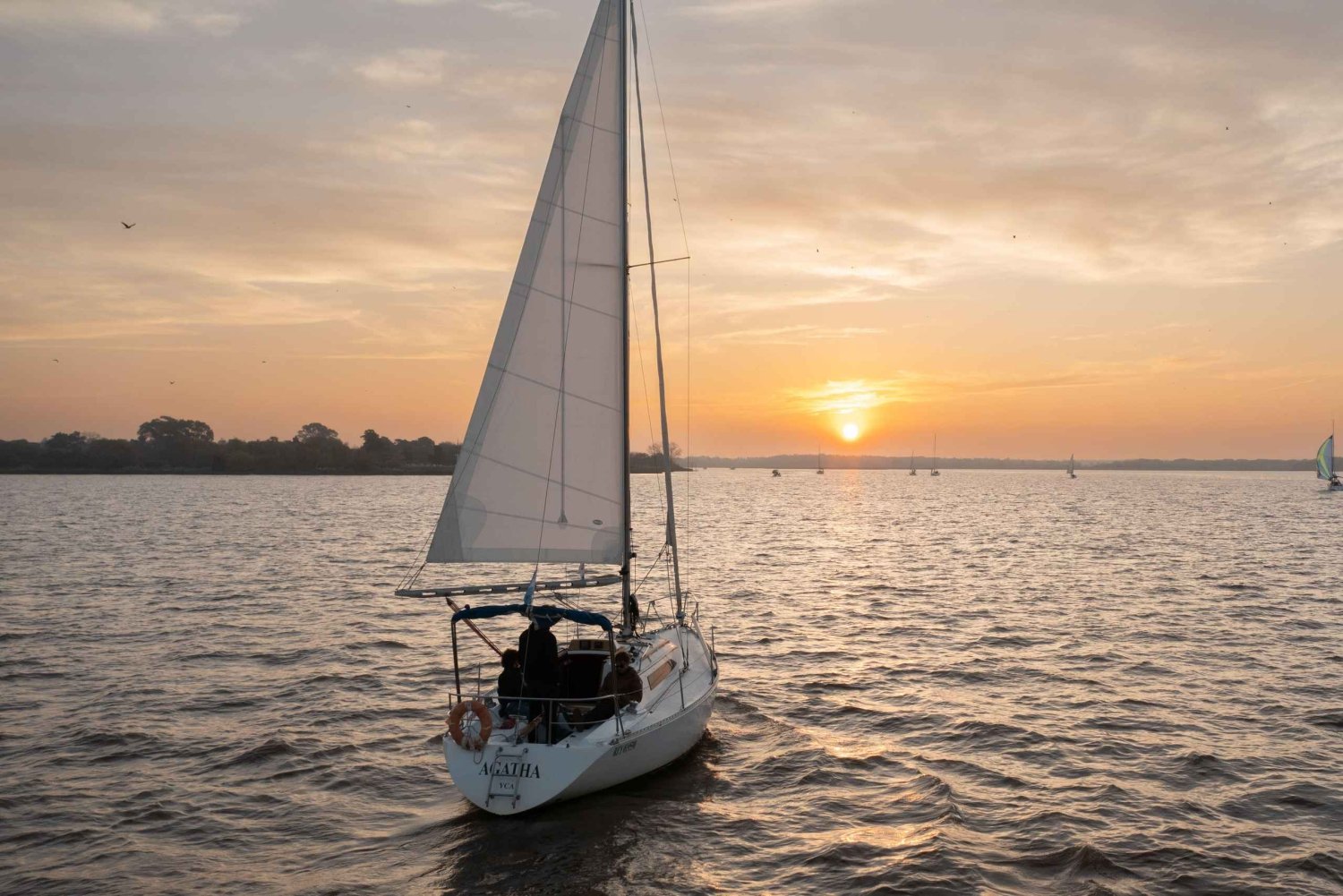 Tour di Buenos Aires in barca a vela con degustazione di vini