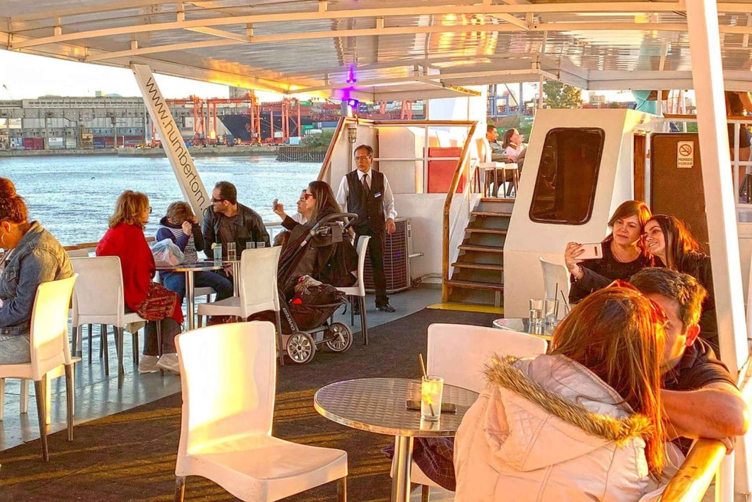 Buenos Aires: Cruzeiro ao pôr do sol no Río de la Plata com bar aberto