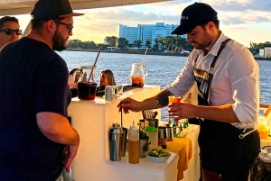 Buenos Aires: Cruzeiro ao pôr do sol no Río de la Plata com bar aberto