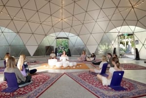 Байрон-Бей: входной билет в Кристальный замок и сады Шамбала