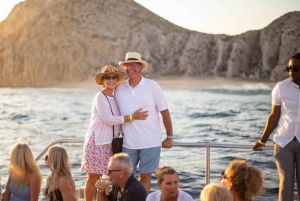 Cabo San Lucas: 2 Hour Sunset Cruise with Food and Wine