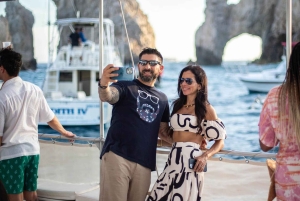 Cabo San Lucas: Sunset Party Cruise med åben bar