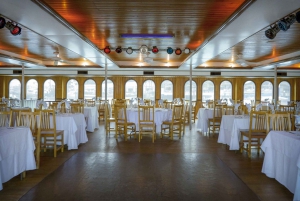 Cabo San Lucas: Crucero con Cena y Espectáculo Premier al Atardecer