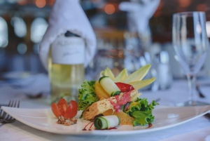 Cabo San Lucas: Crucero con Cena y Espectáculo Premier al Atardecer