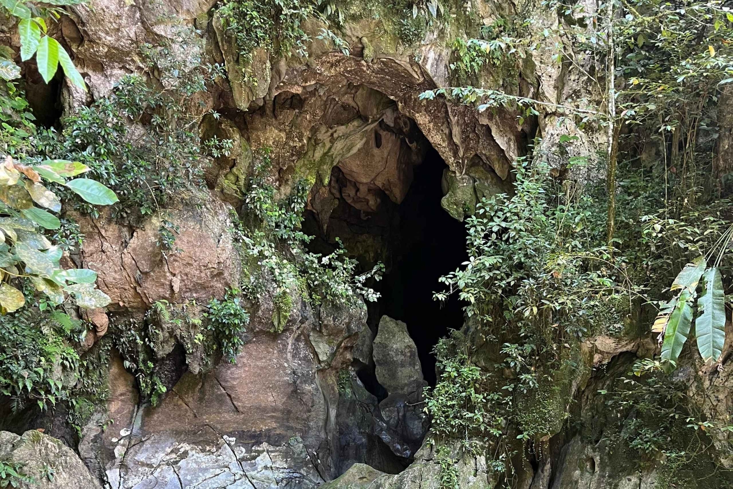 Caguas: Fossefall og grotteeventyr