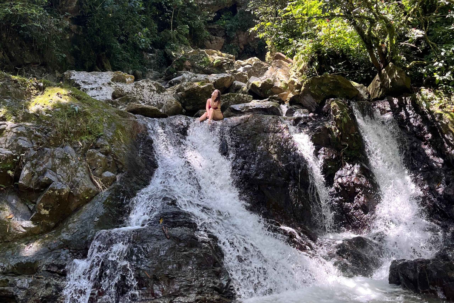 Caguas: Fossefall og grotteeventyr