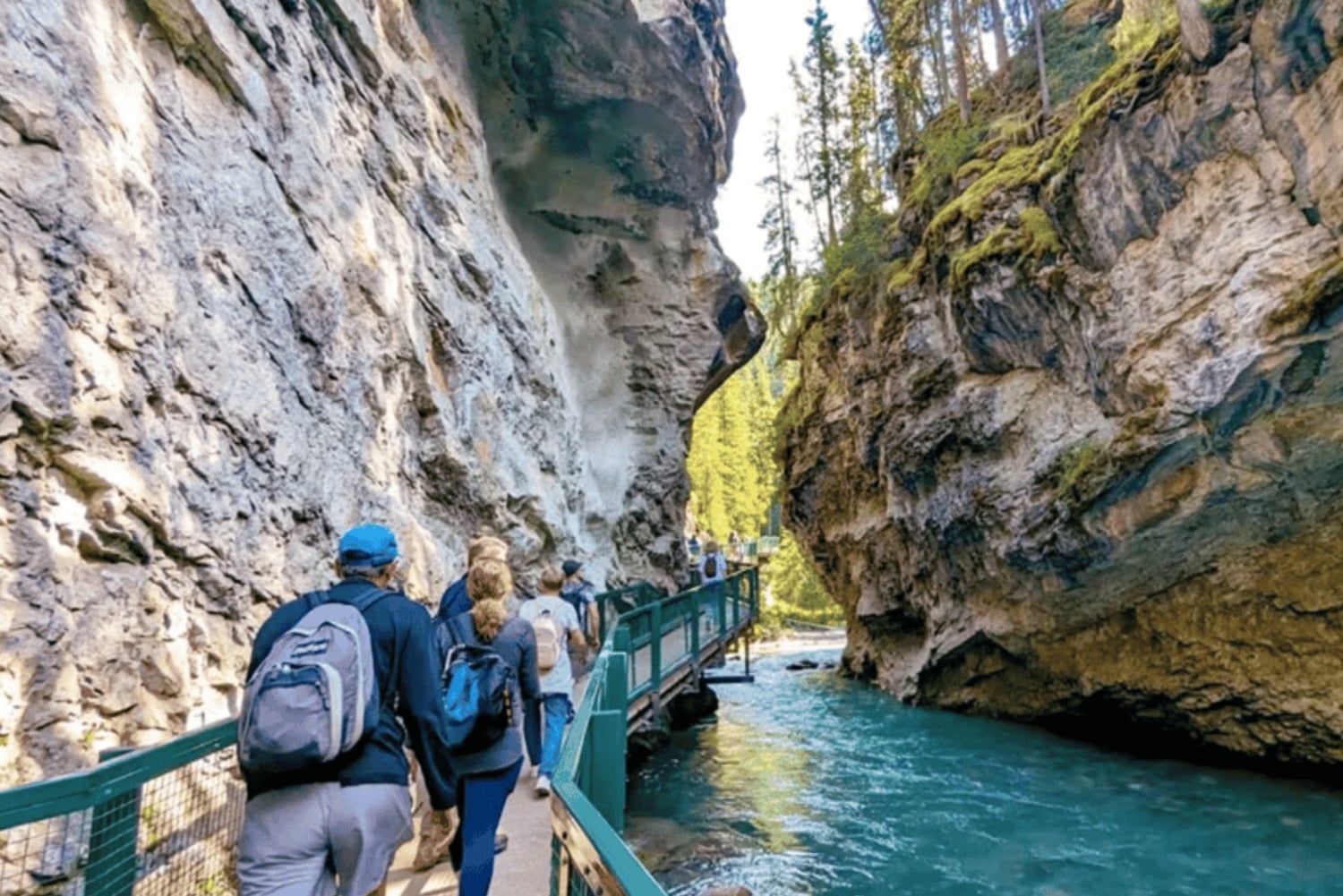 Calgary/Banff: Lake Louise, Minewanka & Johnston Canyon Trip