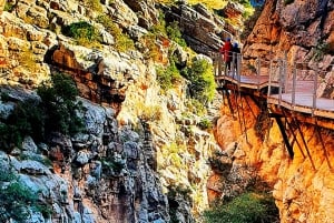 Caminito del Rey: Tour with Official Guide and Drink