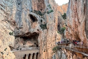 Caminito del Rey: Tour with Official Guide and Drink