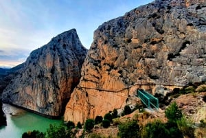 Caminito del Rey: Tour with Official Guide and Drink