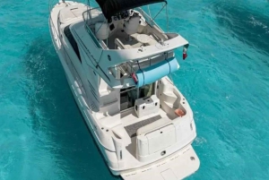 Cancun: 8-Hour Private Yacht Excursion to Isla Mujeres