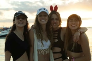 Cancún: Catamarantocht naar Isla Mujeres met open bar en lunch