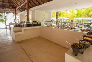 Cancún: Catamarantocht naar Isla Mujeres met open bar en lunch