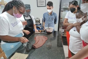 Cancún: Chocolate Making Class and Tasting with Chef
