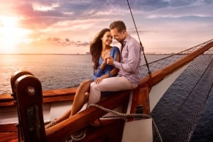 Cancun: Columbus The Romantic Dinner Cruise