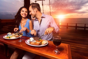 Cancun: Columbus The Romantic Dinner Cruise