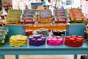 Cancún: stadsrondleiding met gids en winkelen in een dubbeldekkerbus