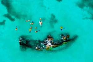 Cancun: Halbtägiger privater Katamaran für 35 Gäste