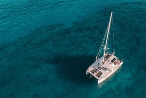 Cancun: Isla Mujeres Catamaran Cruise with Lunch & Open Bar