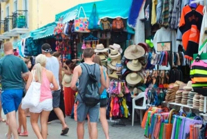 Cancún: Isla Mujeres Catamaran Tour with Maya Travel