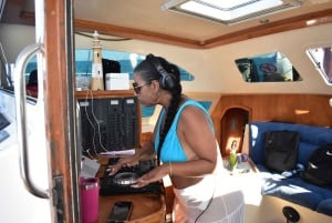 Cancun: Isla Mujeres Solo Adulti Catamarano, bevande e snorkeling