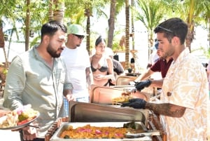 Cancun: Isla Mujeres Solo Adulti Catamarano, bevande e snorkeling