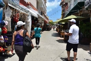 Cancun: Isla Mujeres Solo Adulti Catamarano, bevande e snorkeling
