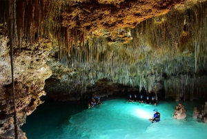 Cancún/Playa del Carmen: Ticket de entrada a Río Secreto y Comida