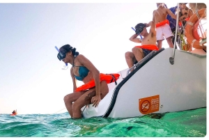 Cancún: Premium katamaran med transport og havneavgift