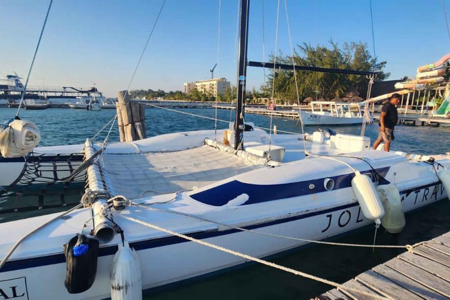 Cancún: ¡Tour privado en catamarán a Isla Mujeres! Bebidas