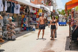 Cancún: Privat katamaran med öppen bar och snorklingsalternativ