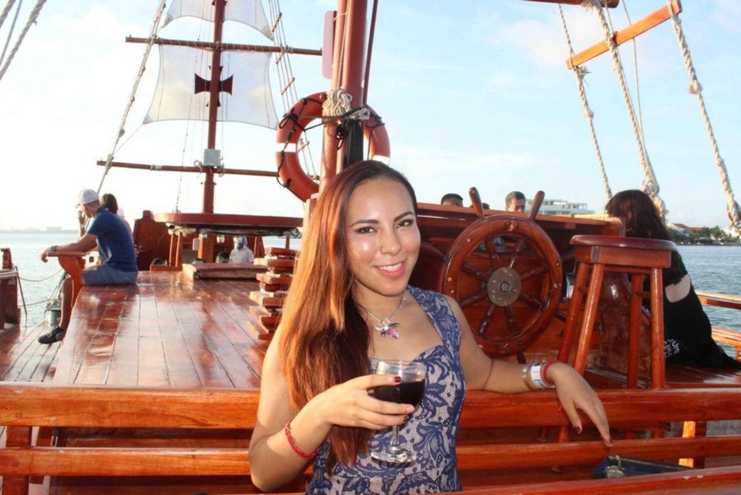 Cancún: Romantische avond in galjoen met diner en open bar