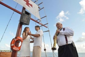 Cancún: Romantische avond in galjoen met diner en open bar