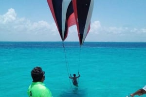 Cancún: Catamarán a Vela con Barra Libre a Isla Mujeres