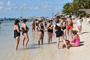 Cancún: Catamarán a Vela con Barra Libre a Isla Mujeres