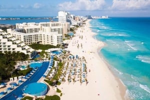Cancun: Passeio turístico a pé com um guia local