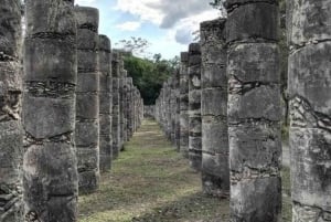 Cancun: Passeio turístico a pé com um guia local