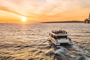 Caracas Bay: Sunset All-Inclusive Party on a Catamaran