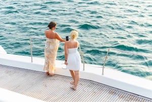 Caracas Bay: Sunset All-Inclusive Party on a Catamaran