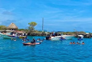 Cartagena: 5 Rosario Islands, Full party with drinks, Snorkeling and lunch