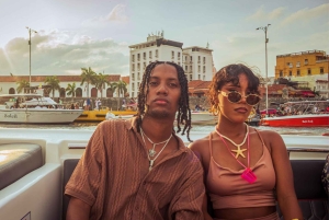 Cartagena: Bay tour with open bar, sunset and disco