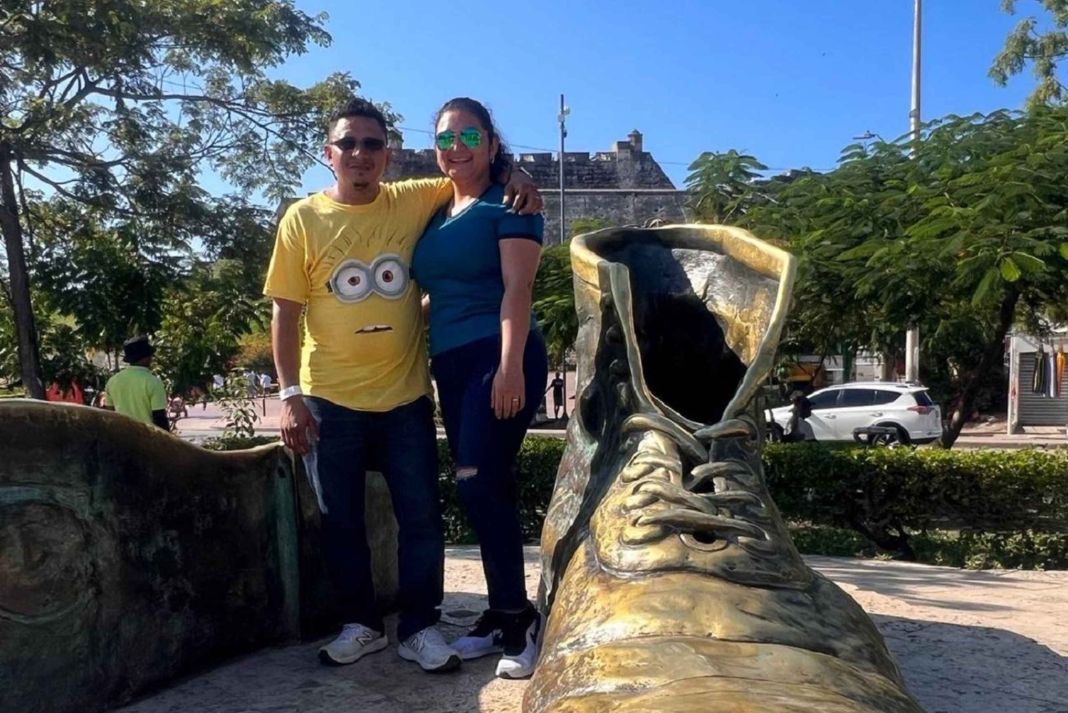 Cartagena: BILINGUAL CITY TOUR San Felipe Castle & Old city