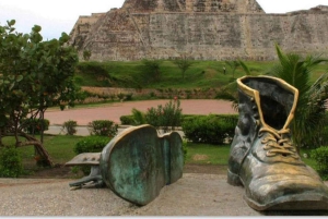 Cartagena: BILINGUAL CITY TOUR San Felipe Castle & Old city