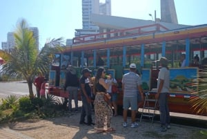 CARTAGENA: BILINGUAL HISTORICAL CITY TOUR IN A TRADITIONAL CHIVA (TRADITIONAL CHIVA)