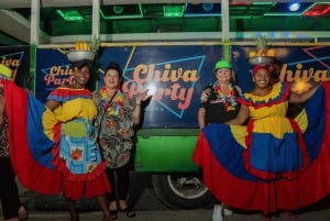 Cartagena: Excursão de ônibus Chiva Party com entrada na discoteca