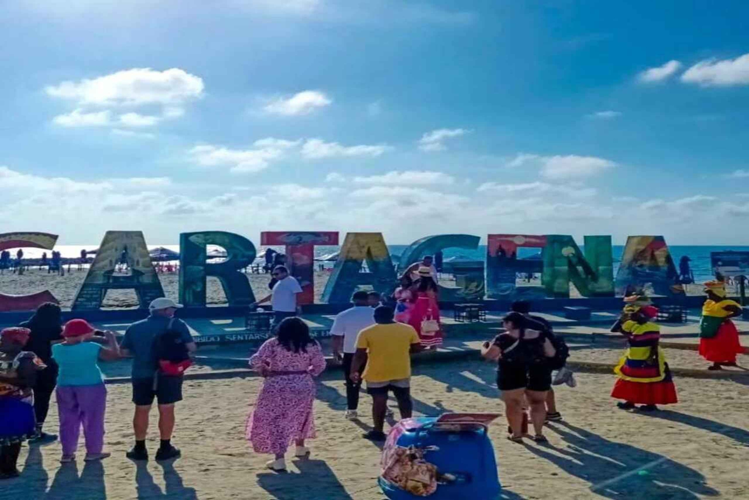 Cartagena: Explora a cidade a bordo de uma chiva tipica (um autocarro típico local)